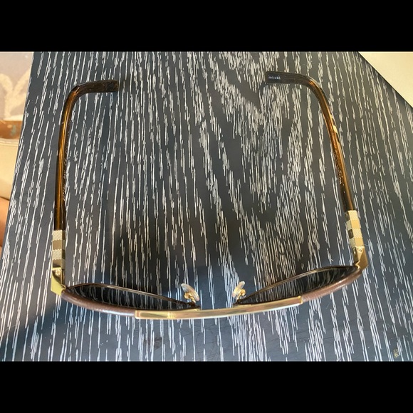 Louis Vuitton Aviator Sunglasses- never worn! - Picture 5 of 7